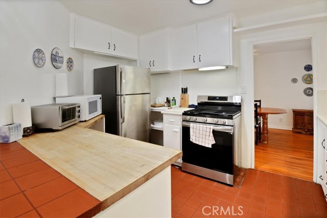 4221 Hazel Kirk Drive, Los Angeles CA: https://media.crmls.org/medias/92a1a2a0-ed51-4488-a256-c3a92dc4dfff.jpg