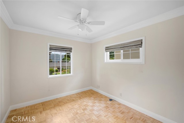 Detail Gallery Image 16 of 32 For 3805 Los Olivos Ln, Glendale,  CA 91214 - 5 Beds | 2 Baths