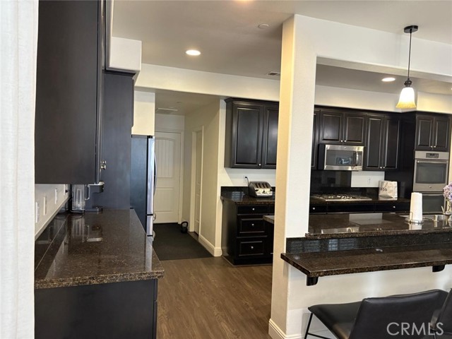 Detail Gallery Image 11 of 36 For 6111 Peregrine Dr, Jurupa Valley,  CA 91752 - 7 Beds | 4/1 Baths