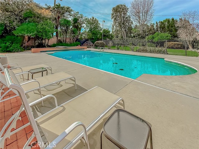 17512 Superior Street photo 3