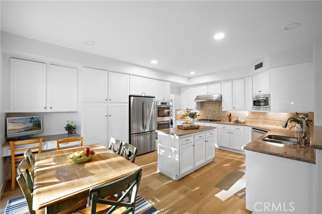 Detail Gallery Image 5 of 34 For 19361 Jasper Hill, Lake Forest,  CA 92679 - 4 Beds | 3 Baths