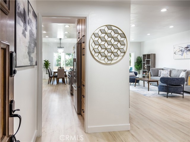 Detail Gallery Image 2 of 64 For 1944 Glendon #209,  Los Angeles,  CA 90025 - 2 Beds | 2/1 Baths