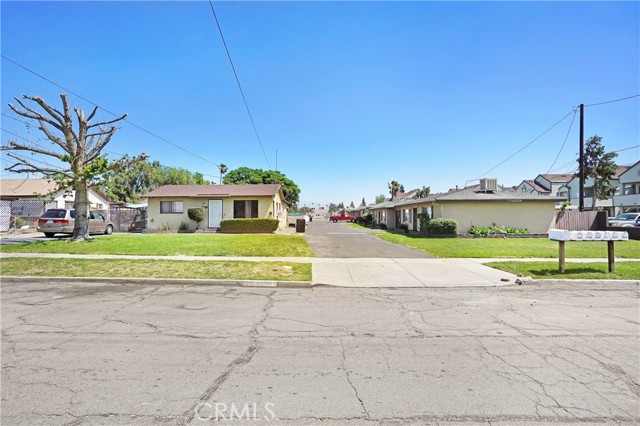 9213 Olive St, Fontana, CA 92335