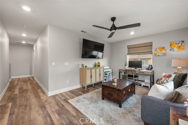 Detail Gallery Image 25 of 58 For 4975 Oak Moss, Fontana,  CA 92336 - 4 Beds | 3 Baths