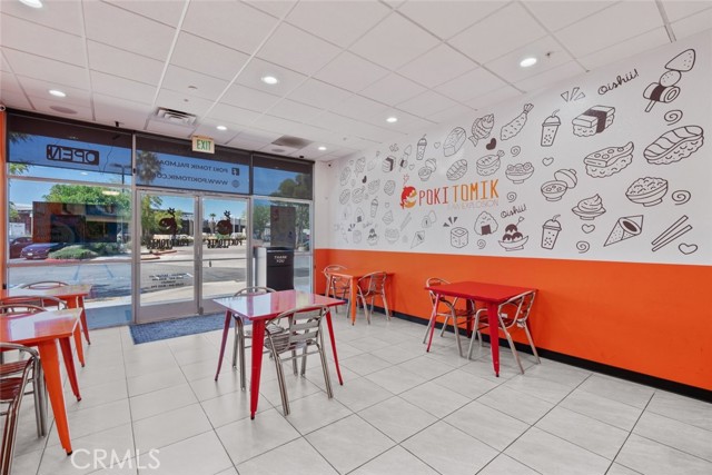 39438 Trade Center Drive, Palmdale CA: https://media.crmls.org/medias/92a84a18-2457-44a5-be6e-8646413eabc5.jpg