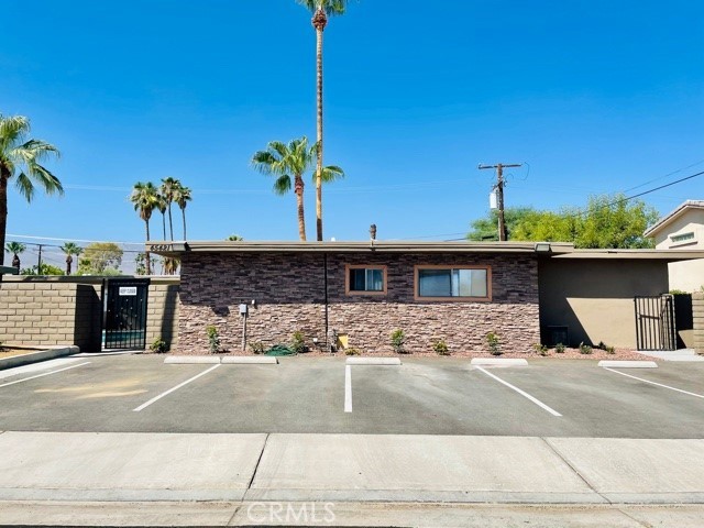 45421 Sunset Lane, Palm Desert CA: https://media.crmls.org/medias/92a87aee-15eb-457c-9e80-a1f36c38f17d.jpg