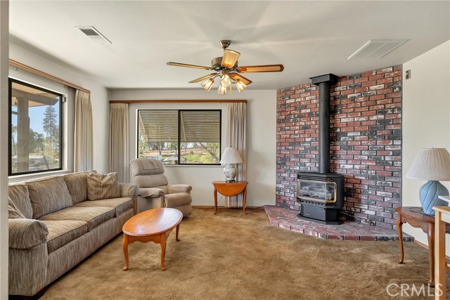 Detail Gallery Image 5 of 23 For 5586 Travis, Paradise,  CA 95969 - 3 Beds | 2 Baths