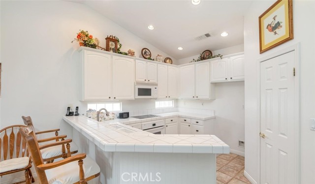 Detail Gallery Image 10 of 24 For 9911 Brandy Rose St, Bakersfield,  CA 93311 - 2 Beds | 2 Baths