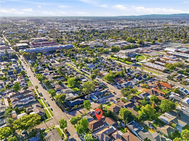 Image 33 of 34 For 713 Sycamore