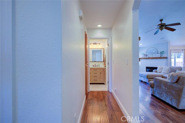 20443 Songbird Way, Hilmar CA: https://media.crmls.org/medias/92aa44e1-7d01-4acd-a70b-a26985447ce3.jpg