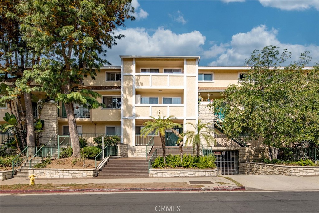 121 Sinclair Avenue #206