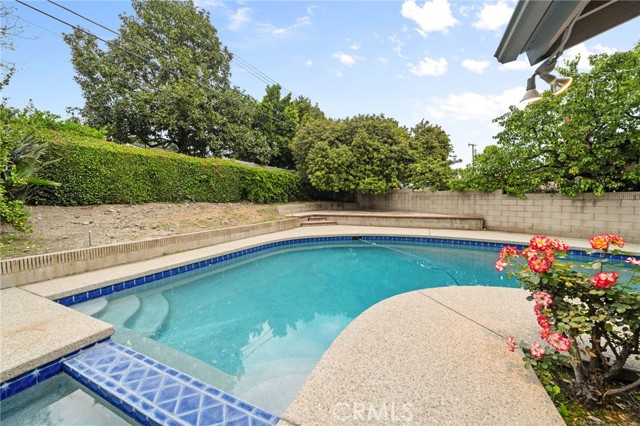 1435 E Dalton Avenue, Glendora CA: https://media.crmls.org/medias/92ab874d-56f0-4bde-9551-175d886d9576.jpg