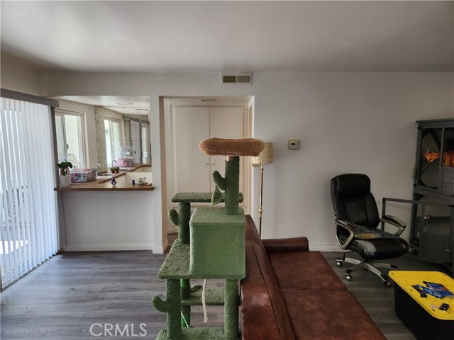 10407 Larwin Avenue, Chatsworth CA: https://media.crmls.org/medias/92ac01d2-0f30-4774-ae9d-d4779529fe89.jpg