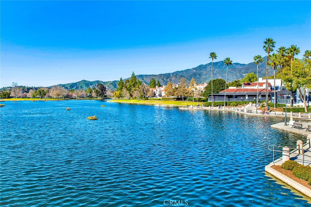 https://media.crmls.org/medias/92ac0b55-c3b5-4236-b874-aedc0d7040fa.jpg?preset=X-Large