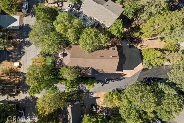 1034 Teakwood Drive, Lake Arrowhead CA: https://media.crmls.org/medias/92ace836-c00e-45ee-8903-54693e015184.jpg
