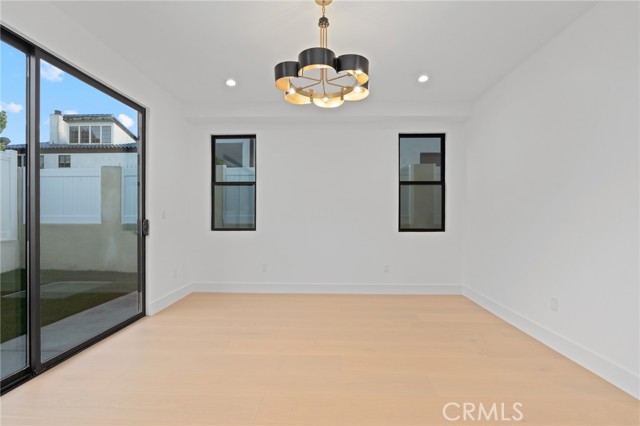 Detail Gallery Image 41 of 44 For 110 S Irena Ave #B,  Redondo Beach,  CA 90277 - 3 Beds | 4/1 Baths