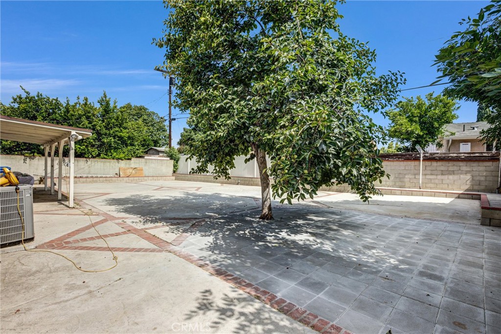 https://media.crmls.org/medias/92adad44-d9bb-42f1-821f-d1c0a1aaeacb.jpg?preset=X-Large