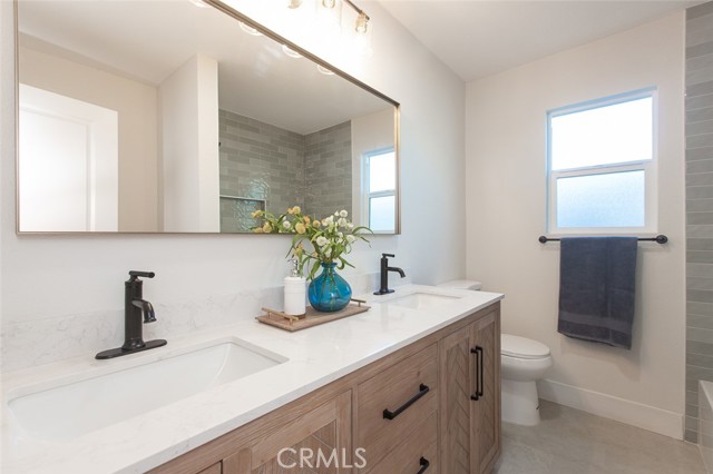 417 W Leeside, Glendora CA: https://media.crmls.org/medias/92adf6bb-2765-4fdb-92b9-f6a10ef4a3c1.jpg