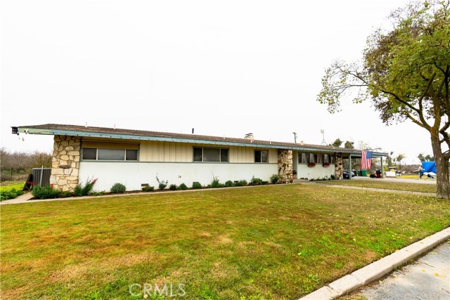 Detail Gallery Image 3 of 59 For 25565 Road 13, Chowchilla,  CA 93610 - 4 Beds | 3 Baths