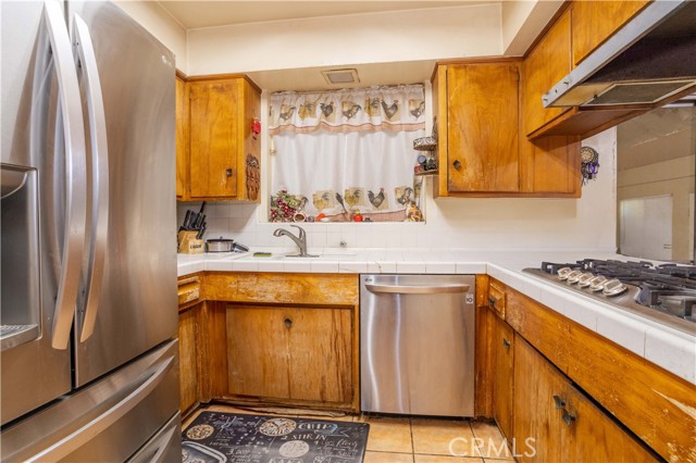 Detail Gallery Image 9 of 30 For 16632 Nordhoff St, North Hills,  CA 91343 - 4 Beds | 2 Baths