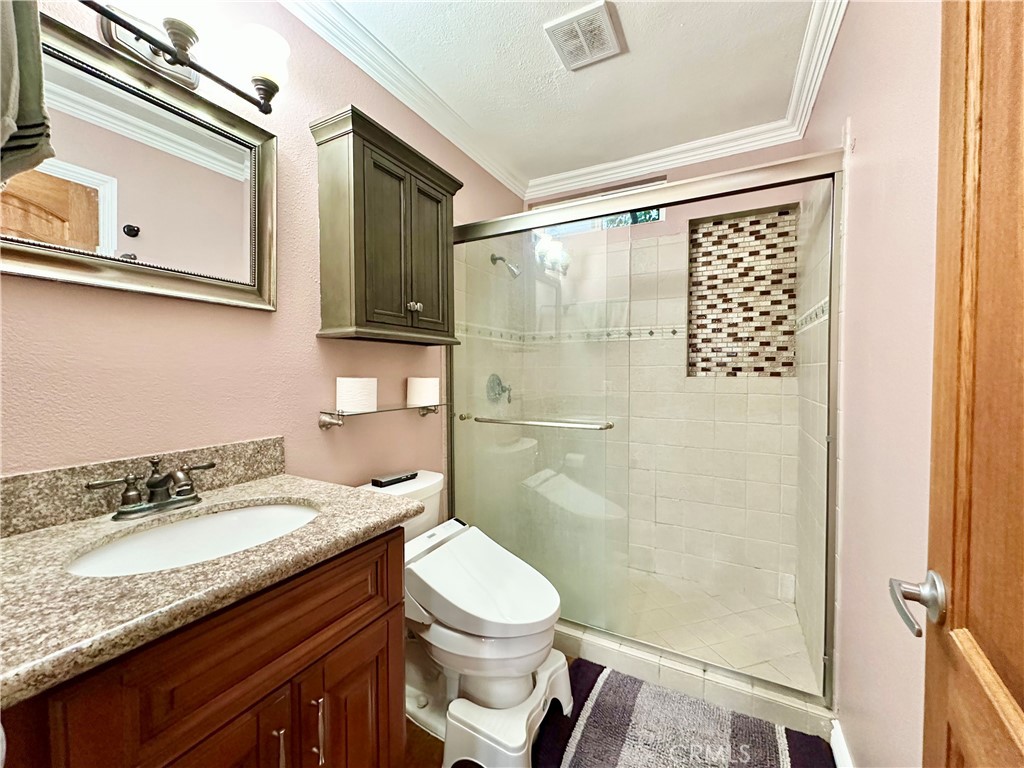 https://media.crmls.org/medias/92afa336-eb2a-4cb6-9456-95849655b279.jpg?preset=X-Large