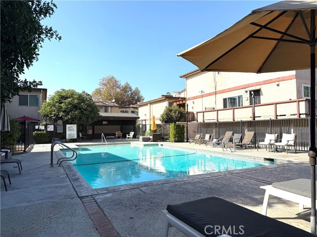 Detail Gallery Image 23 of 26 For 7320 Lennox Ave #H1,  Van Nuys,  CA 91405 - 2 Beds | 2/1 Baths