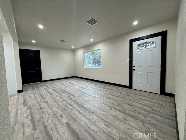 Detail Gallery Image 3 of 15 For 1214 Hardt St, San Bernardino,  CA 92408 - 3 Beds | 2 Baths