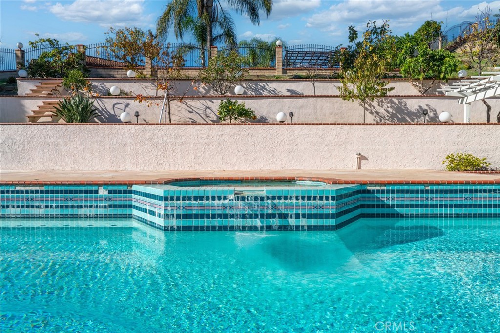 MLS #OC25274238 image #36