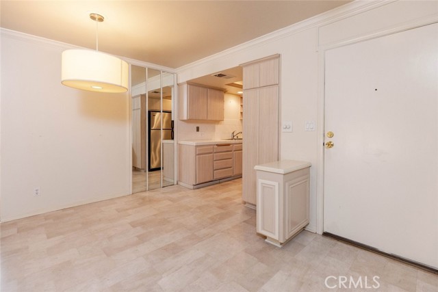 Detail Gallery Image 17 of 35 For 1854 S Beverly Glen Bld #204,  –,  CA 90025 - 2 Beds | 2 Baths