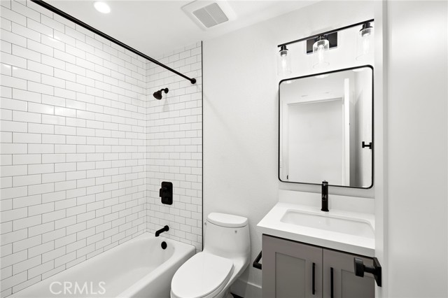Detail Gallery Image 12 of 16 For 161 Avenida Florencia a,  San Clemente,  CA 92672 - 2 Beds | 1/1 Baths
