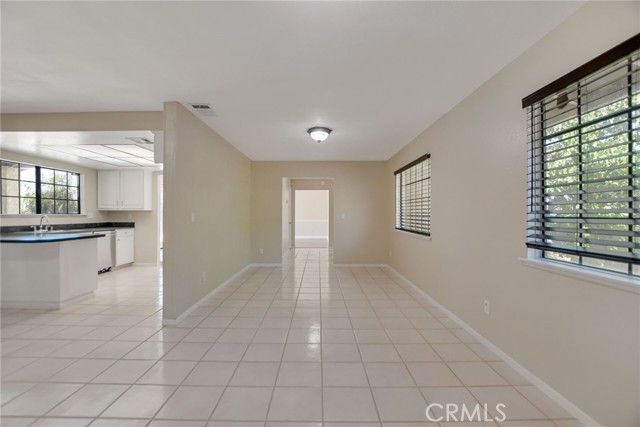 Detail Gallery Image 8 of 39 For 35823 Avenue Avenue, Yucaipa,  CA 92399 - 5 Beds | 3 Baths