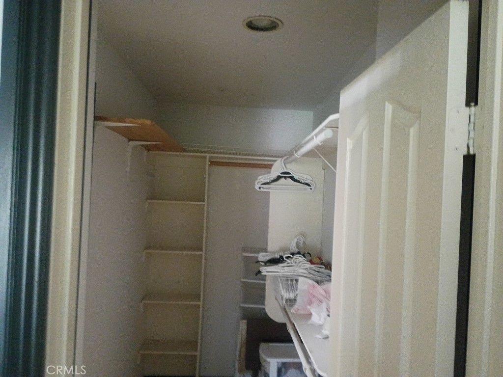 https://media.crmls.org/medias/92b1f140-849b-42da-b97c-1c0e4eeeac7e.jpg?preset=X-Large