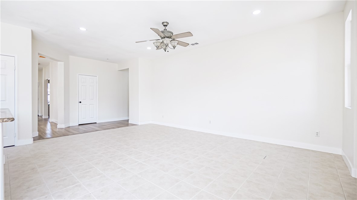 Detail Gallery Image 10 of 20 For 13571 Dellwood Rd, Victorville,  CA 92392 - 3 Beds | 2 Baths