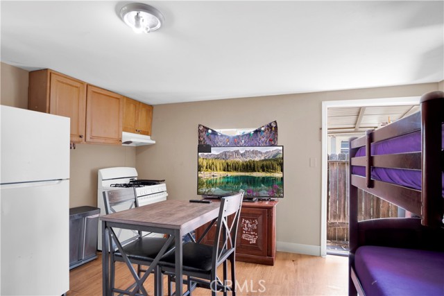 11028 Condon Avenue, Inglewood CA: https://media.crmls.org/medias/92b51d70-b5a1-474e-8612-79477b16de79.jpg