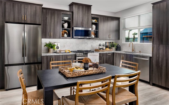 Detail Gallery Image 4 of 64 For 4193 S S. Limecrest Paseo #55,  Ontario,  CA 91761 - 2 Beds | 2/1 Baths