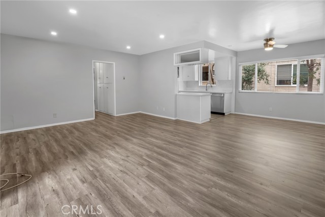 2033 E. 3rd St., Long Beach CA: https://media.crmls.org/medias/92b65838-62c0-46c0-ac08-2d6864e7c9af.jpg