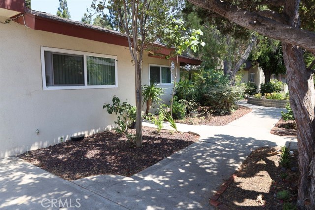 2561 E Ward Terrace, Anaheim CA: https://media.crmls.org/medias/92b69909-e957-4a86-8e8c-d1c0bb685b1e.jpg
