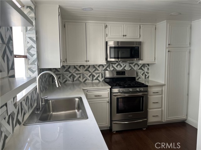 Detail Gallery Image 3 of 69 For 26830 Claudette St #245,  Canyon Country,  CA 91351 - 3 Beds | 2 Baths