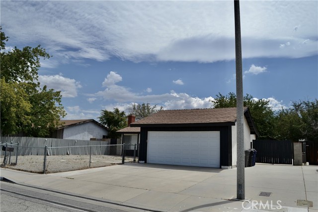 Detail Gallery Image 3 of 39 For 2234 W Avenue K13, Lancaster,  CA 93536 - 3 Beds | 1 Baths