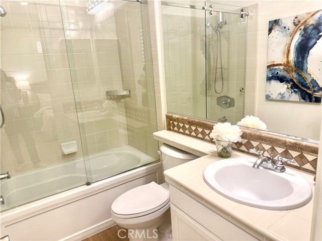 26480 Valley Oak Lane, Valencia CA: https://media.crmls.org/medias/92b96a72-90ed-4901-8d63-5fc1d48ba0d7.jpg