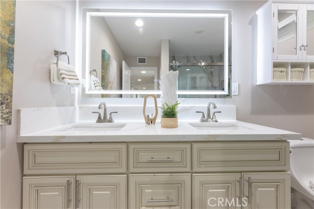 Detail Gallery Image 7 of 44 For 2240 Stanley Ave #9,  Signal Hill,  CA 90755 - 2 Beds | 2 Baths