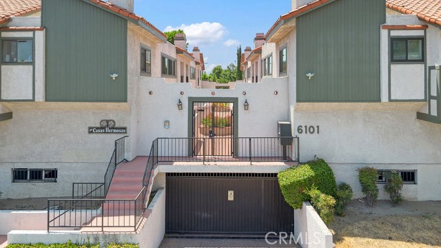 Detail Gallery Image 38 of 39 For 6101 Fulton Ave #8,  Van Nuys,  CA 91401 - 2 Beds | 3 Baths