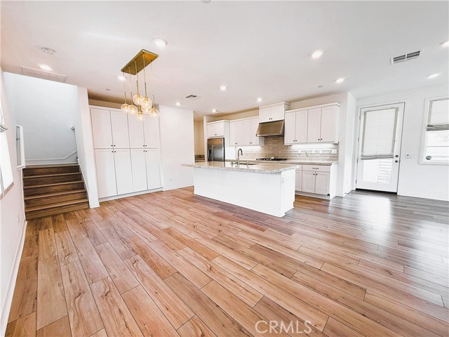 27078 Painted Sky Way, Valencia CA: https://media.crmls.org/medias/92bc25cb-9bcc-451a-b9dd-6b70250a0760.jpg