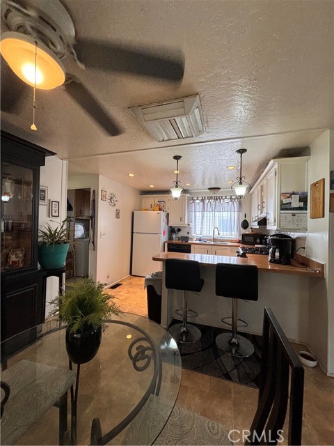 Detail Gallery Image 7 of 15 For 15940 Stoddard Wells Rd #65,  Victorville,  CA 92395 - 2 Beds | 2 Baths