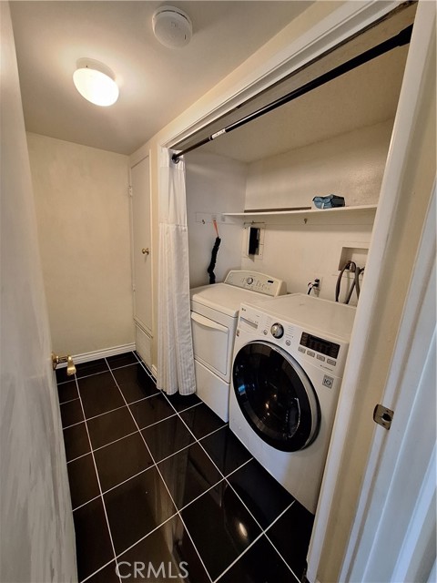 Detail Gallery Image 23 of 49 For 2305 Rockefeller Ln a,  Redondo Beach,  CA 90278 - 3 Beds | 3 Baths