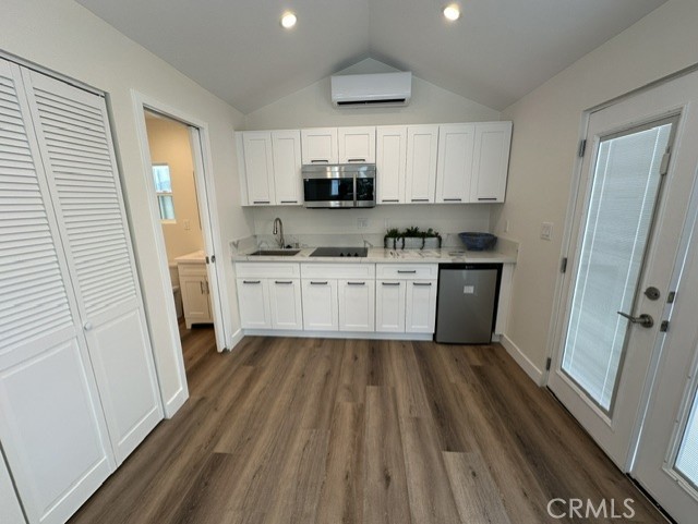 489 W Hill Street, Long Beach CA: https://media.crmls.org/medias/92bcebe4-67d7-415a-978b-8569a2745d7a.jpg