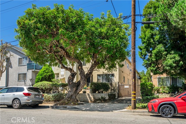 523 E Hazel Street, Inglewood CA: https://media.crmls.org/medias/92bd3141-d8a3-4f33-9e8d-d123de2de471.jpg