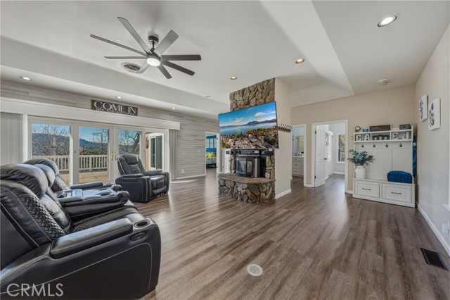 Detail Gallery Image 11 of 66 For 9183 Fox, Cobb,  CA 95426 - 4 Beds | 3/1 Baths