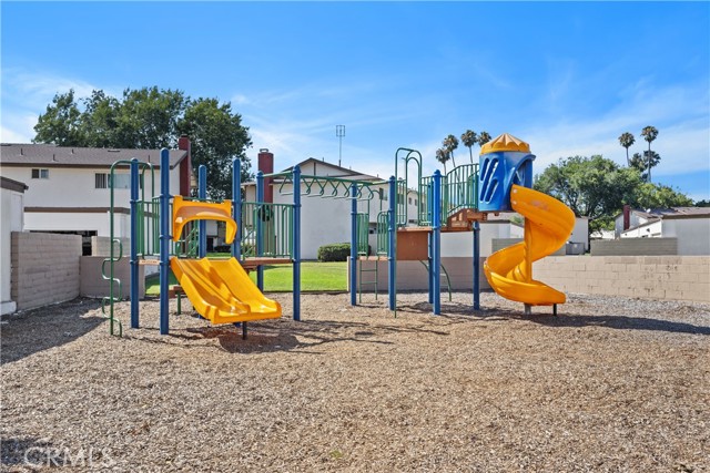 1722 Mitchell Avenue, Tustin CA: https://media.crmls.org/medias/92bf167e-d635-4645-9737-2bbe5cf8fc6f.jpg