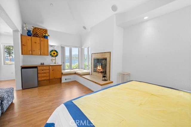 38512 North Shore Drive, Fawnskin CA: https://media.crmls.org/medias/92bff23f-b633-4276-9da2-aa5a814aec72.jpg
